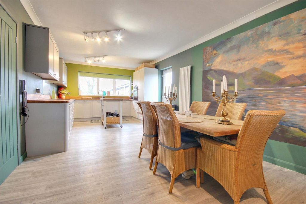 Property photo 3 of 16 Img_0031-Img_0033_Lzn.Jpg