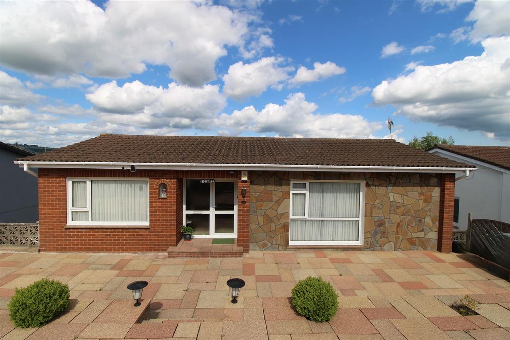Property photo 1 of 31