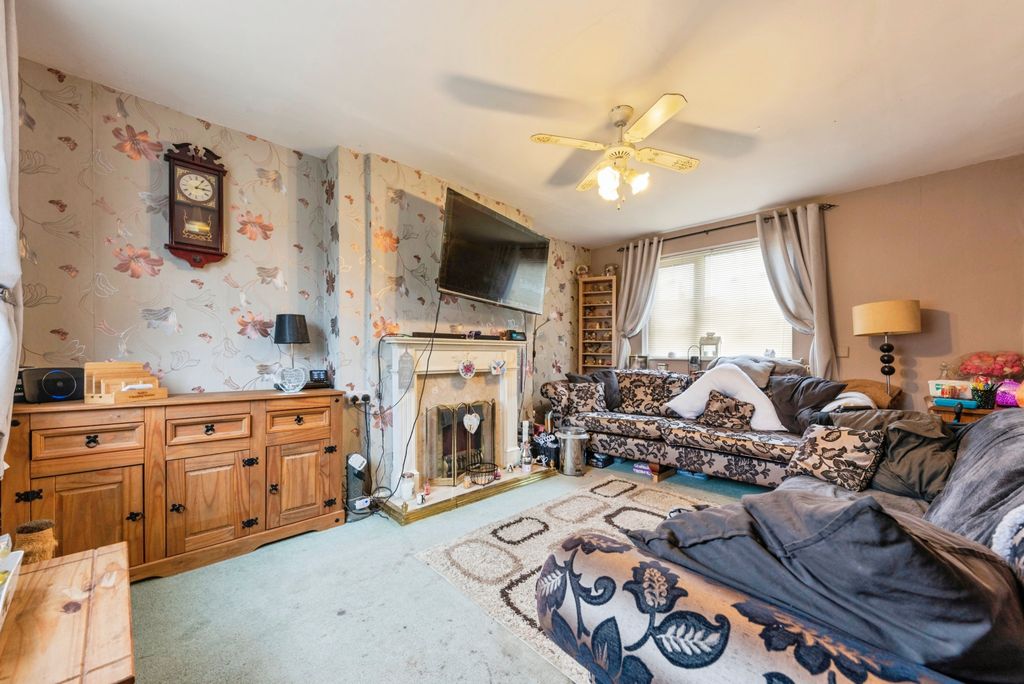 Property photo 2 of 10 45_Hillside_Estate-25