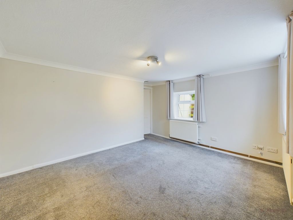 Property photo 3 of 6 Cam02119G0-Pr0209-Still005