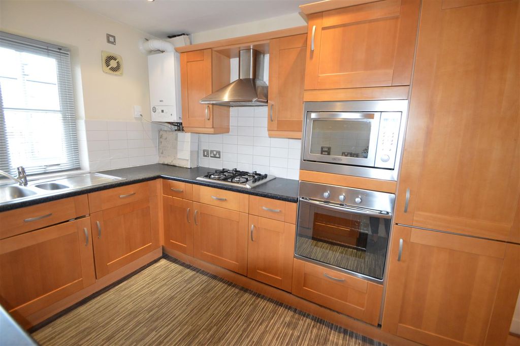 Property photo 3 of 11 47Alex- Kitchen.Jpg