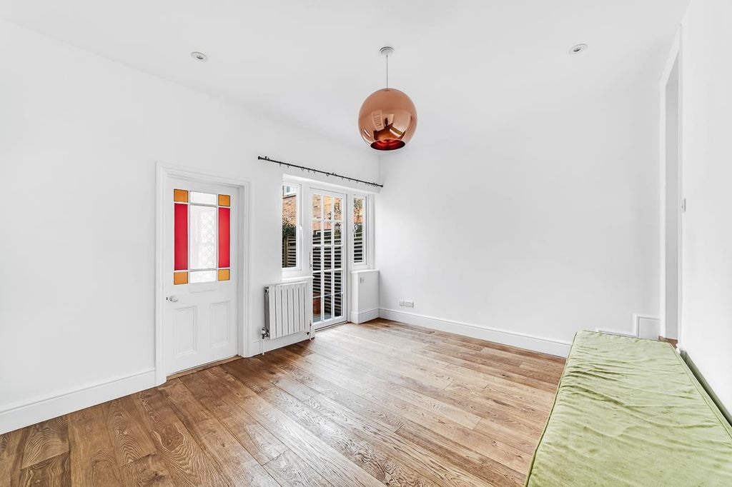 Property photo 2 of 14 44 Berrymead Road-4.Jpg