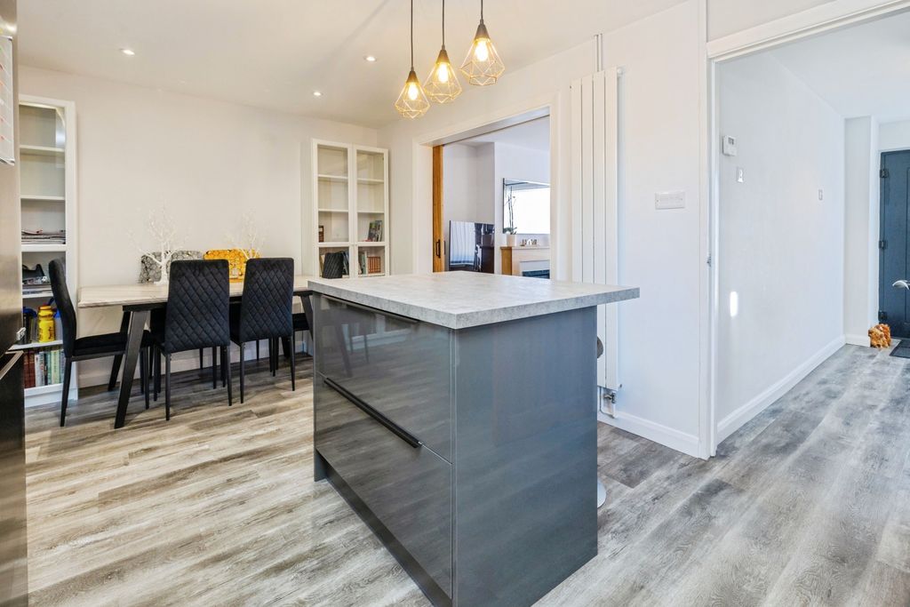 Property photo 3 of 18 2026-06-19-12Boswelldrive007
