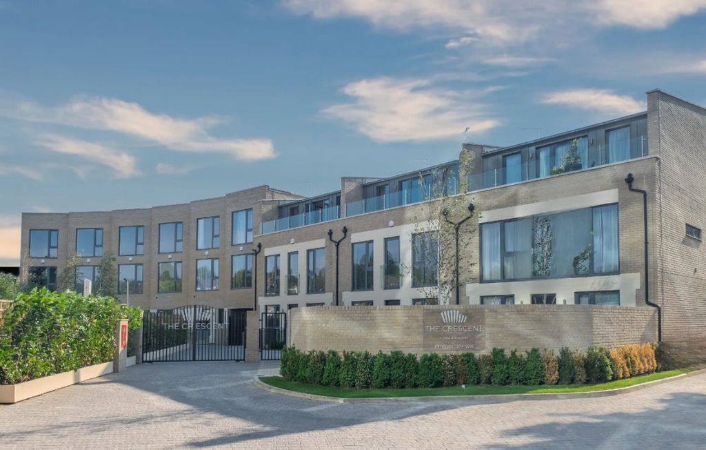 Property photo 2 of 13 Photo 2