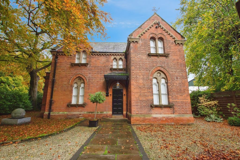 Property photo 1 of 17