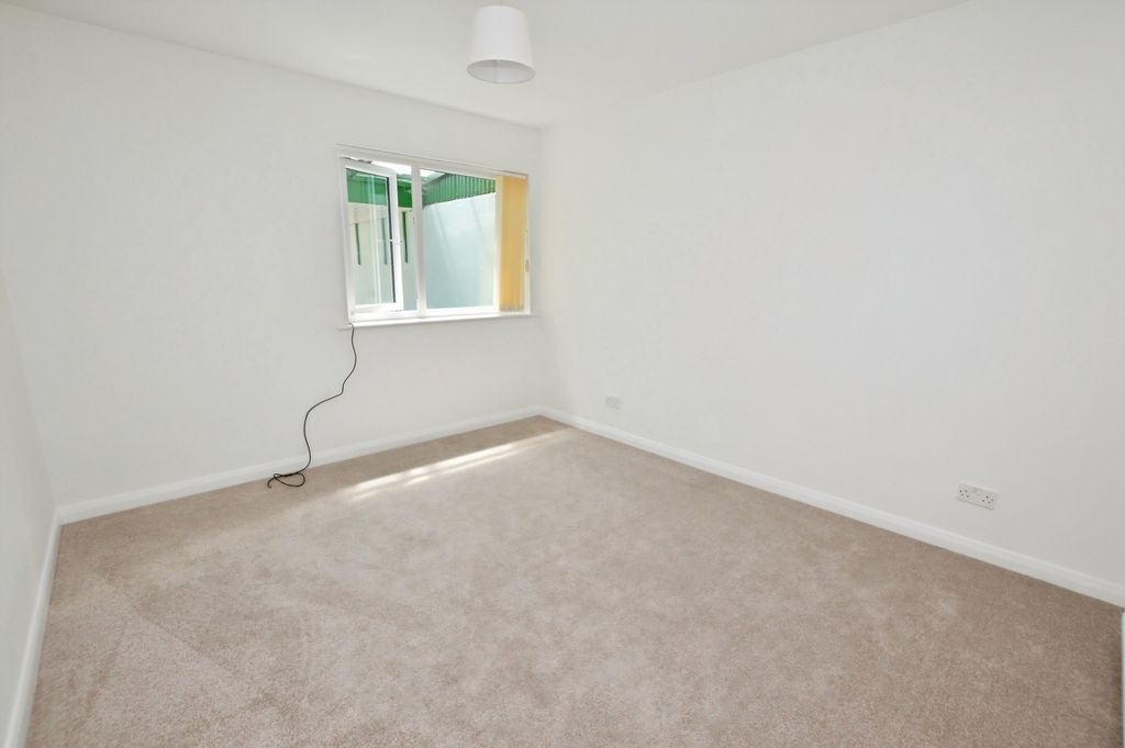 Property photo 3 of 13 Bedroom 1
