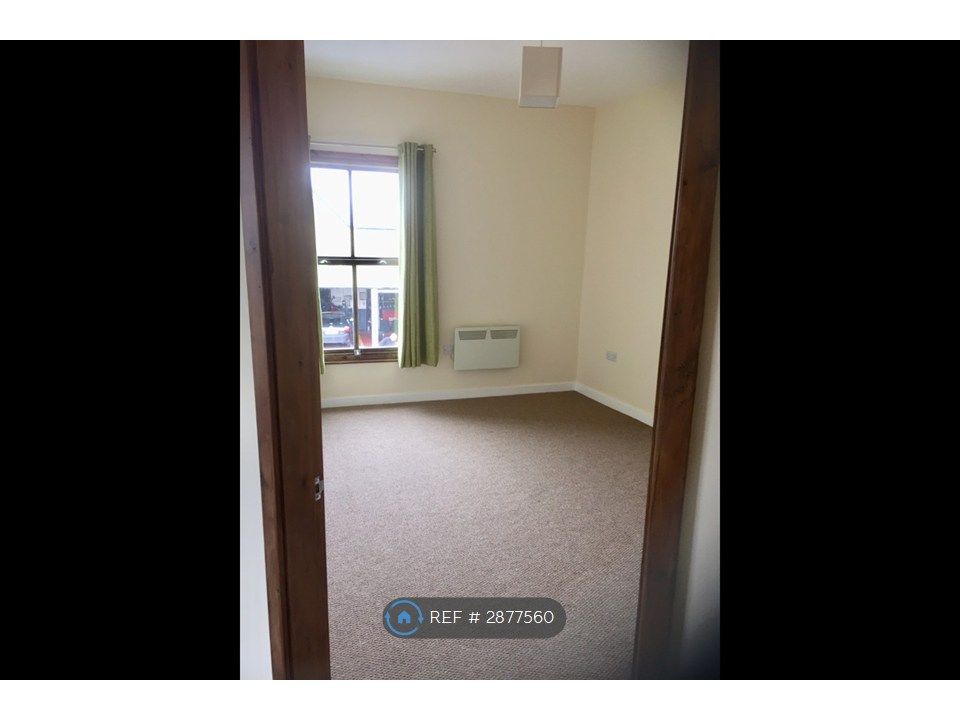 Property photo 3 of 7 Double Bedroom