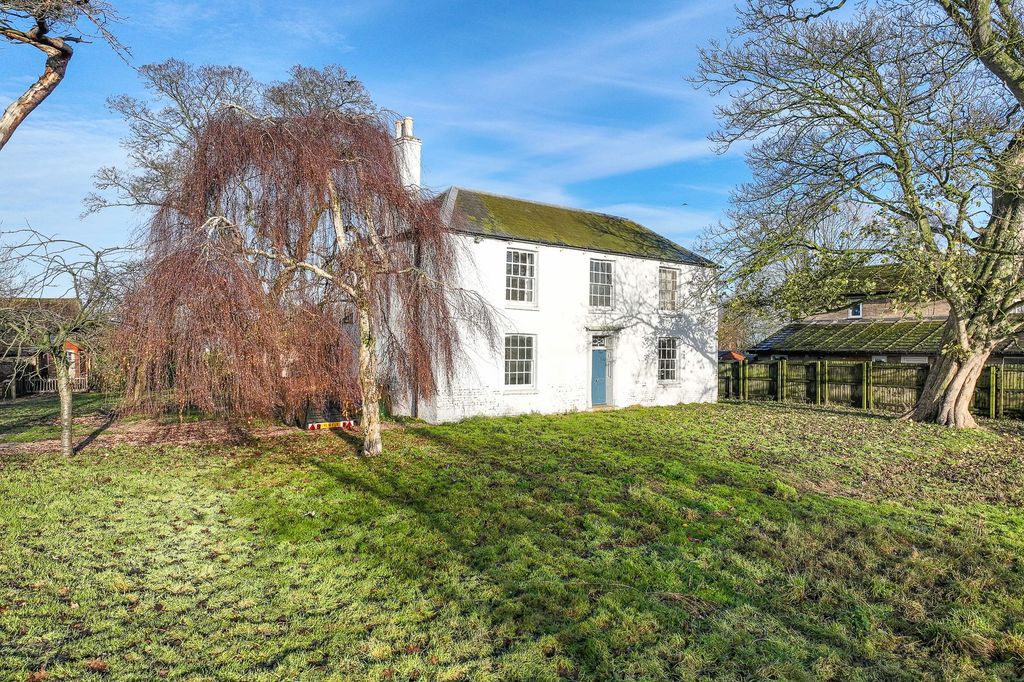 Property photo 1 of 61