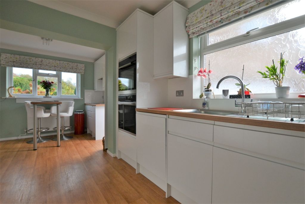 Property photo 3 of 27 1928058