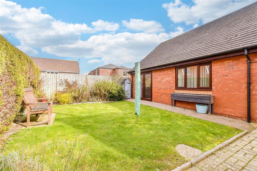 Property photo 1 of 6 Front Garden*