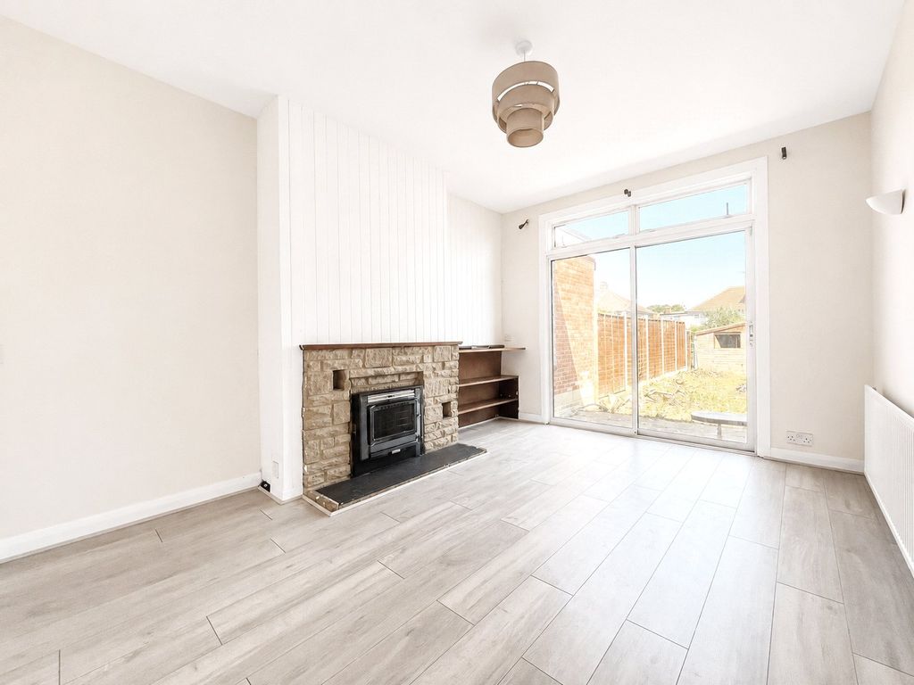 Property photo 3 of 10 Dinning Room