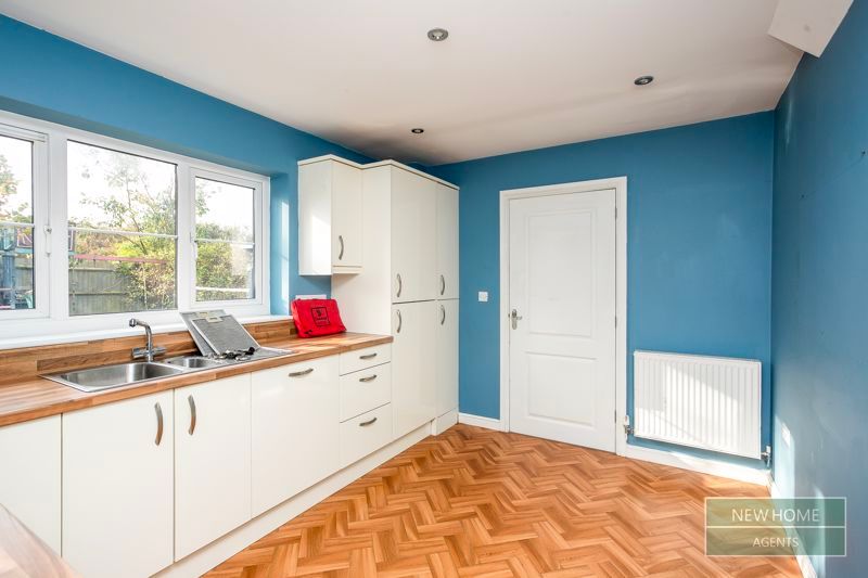 Property photo 3 of 19 Photo 11