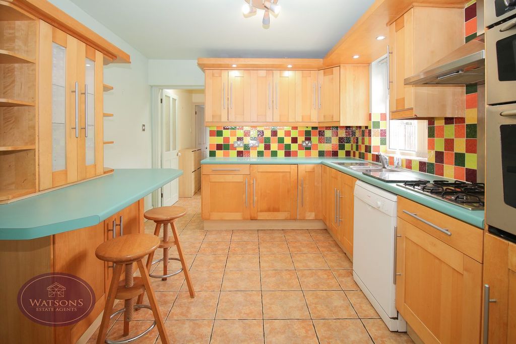 Property photo 3 of 24
