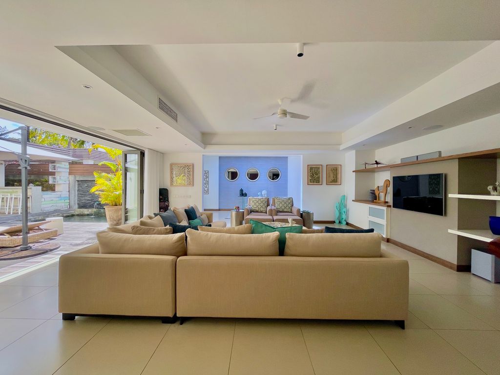 Property photo 2 of 36