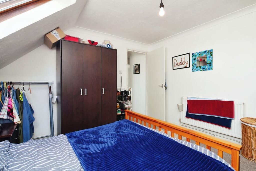 Property photo 2 of 8