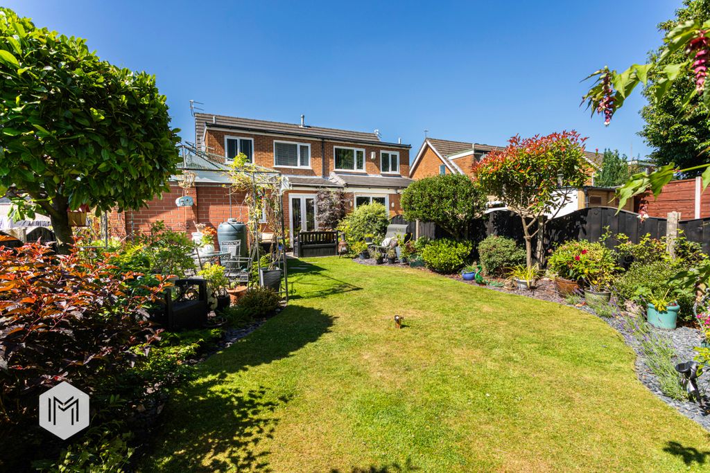 Property photo 2 of 33 Picture No. 25