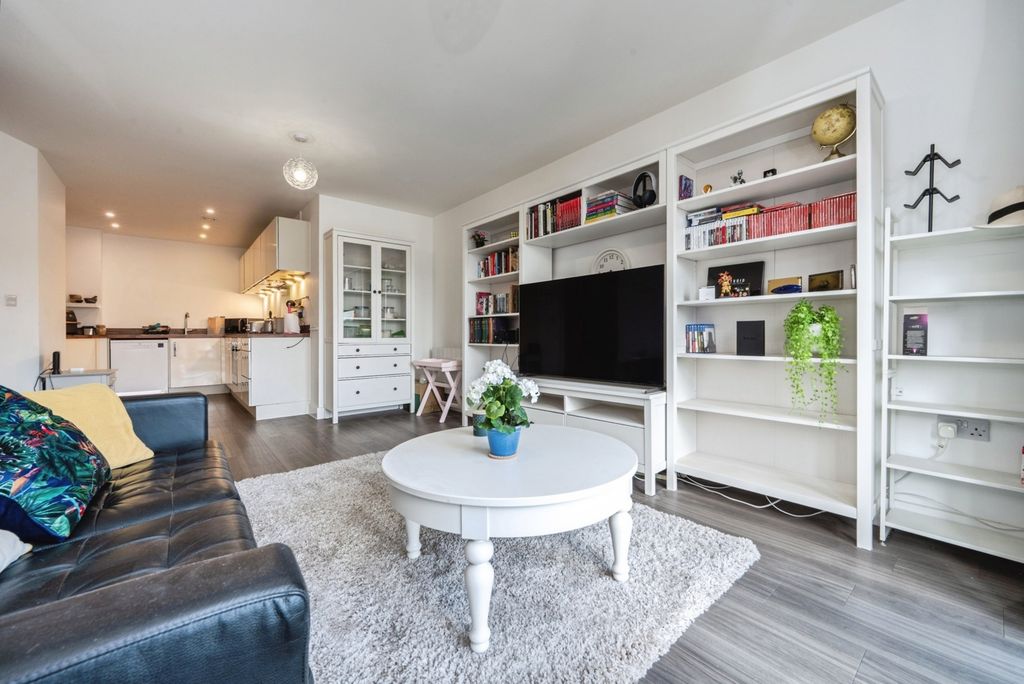 Property photo 2 of 15 Pbox-Img.Jpg