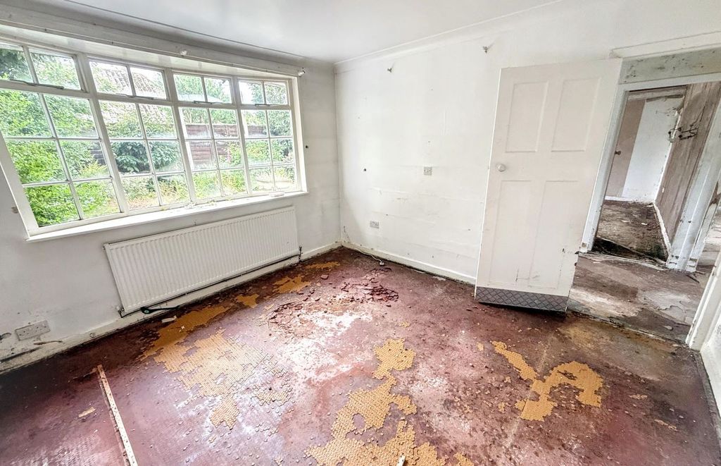 Property photo 3 of 23