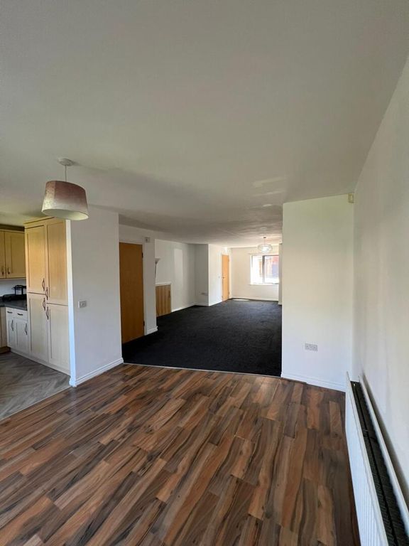 Property photo 3 of 11 Dining Room