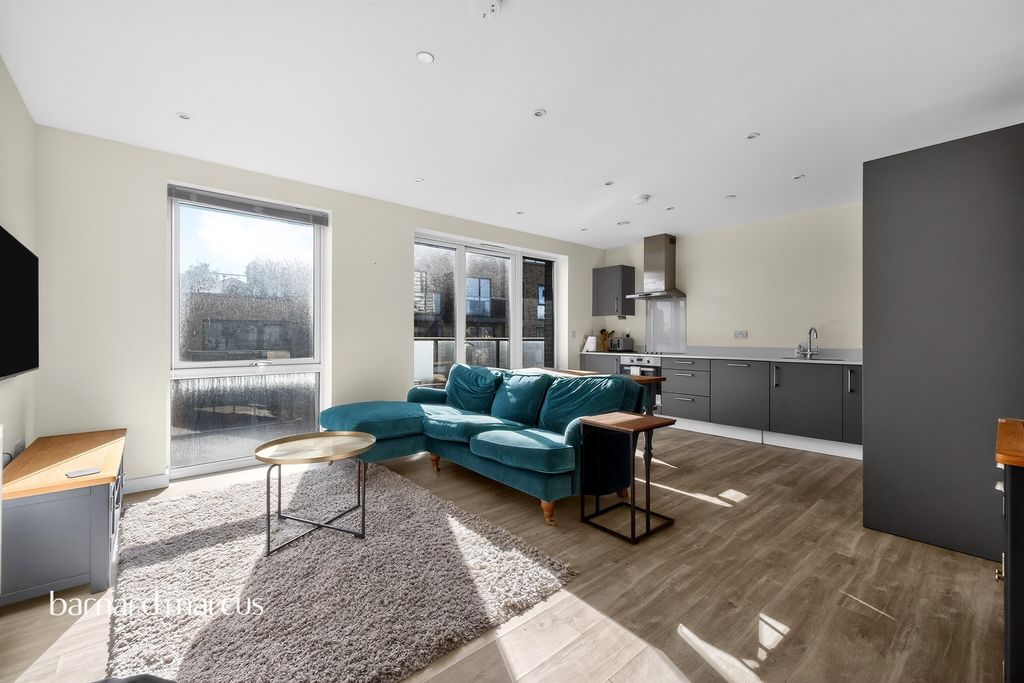 Property photo 2 of 11