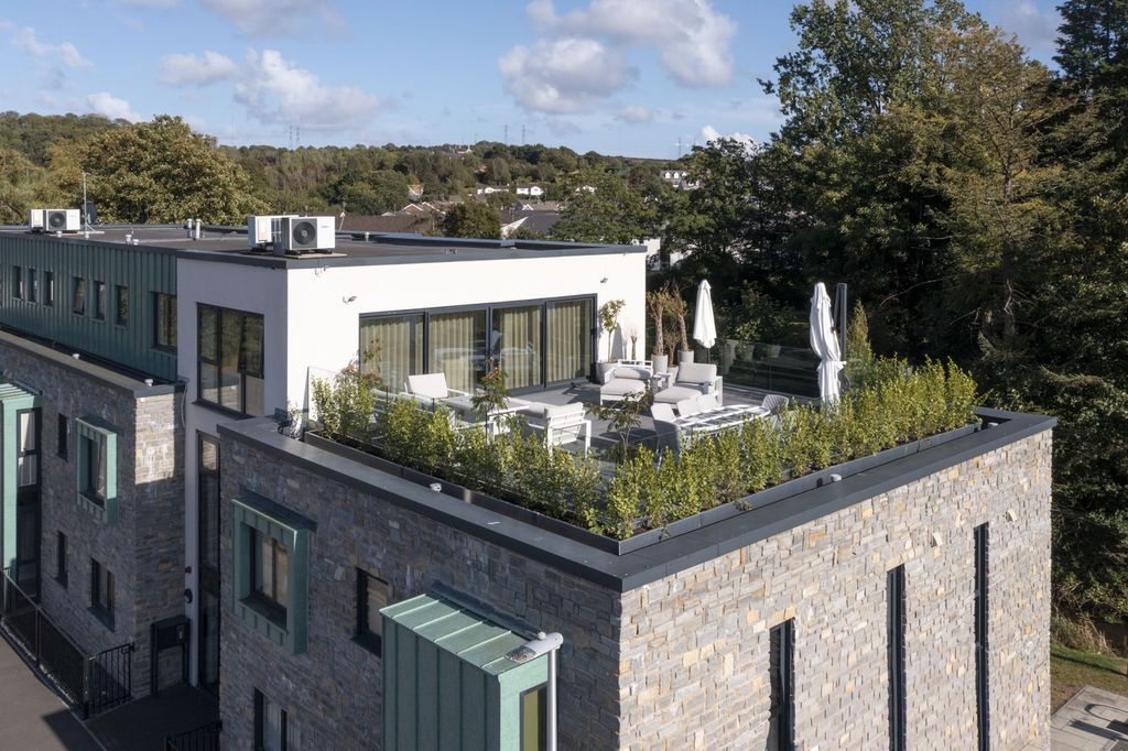 Property photo 1 of 26 P044375_01.Jpg