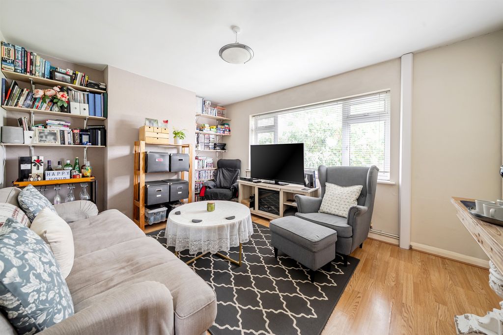 Property photo 2 of 7