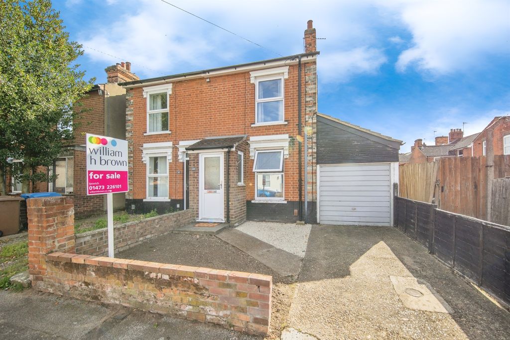 Property photo 1 of 17