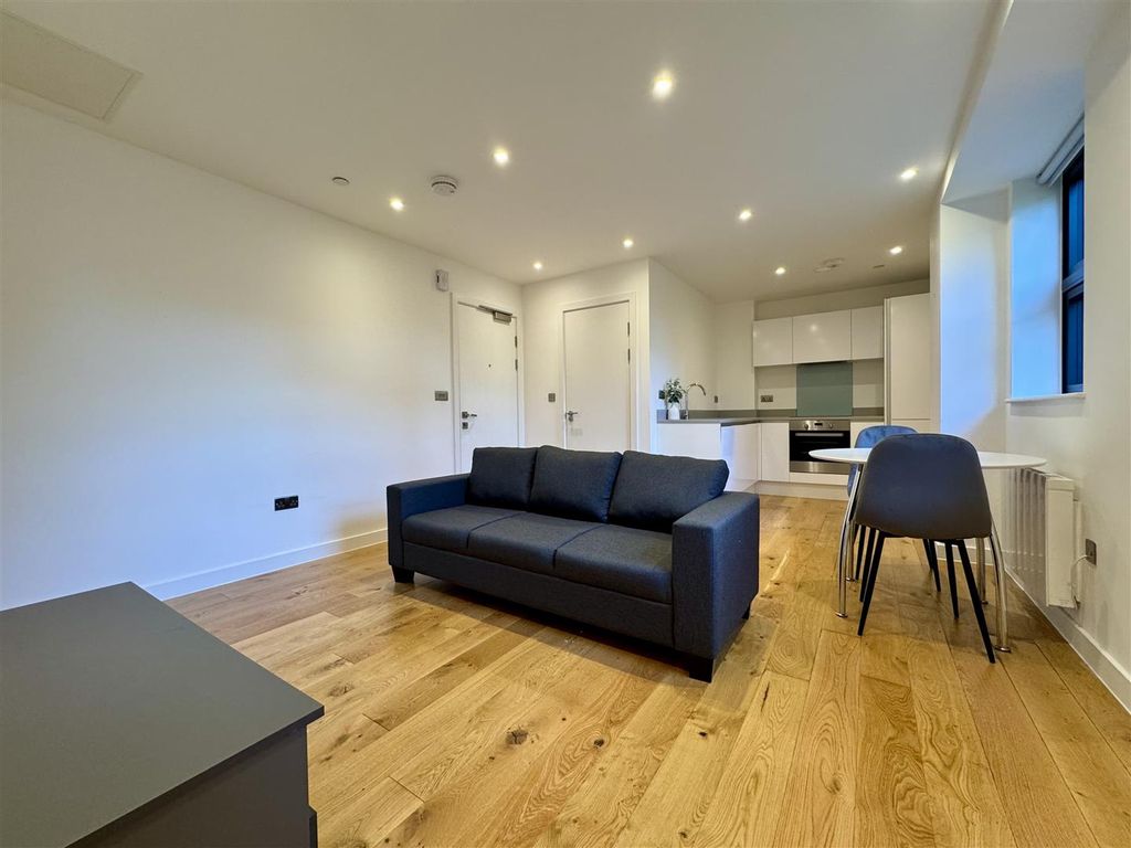 Property photo 1 of 8 Living Room Pic 8.Jpeg