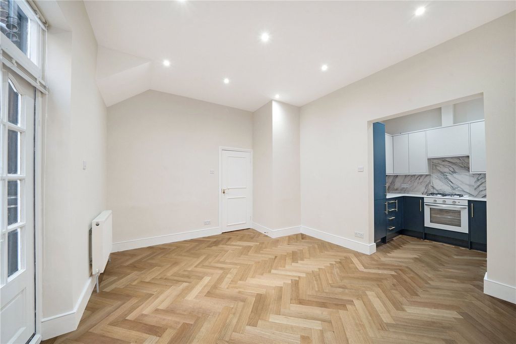 Property photo 1 of 18 Picture No. 21