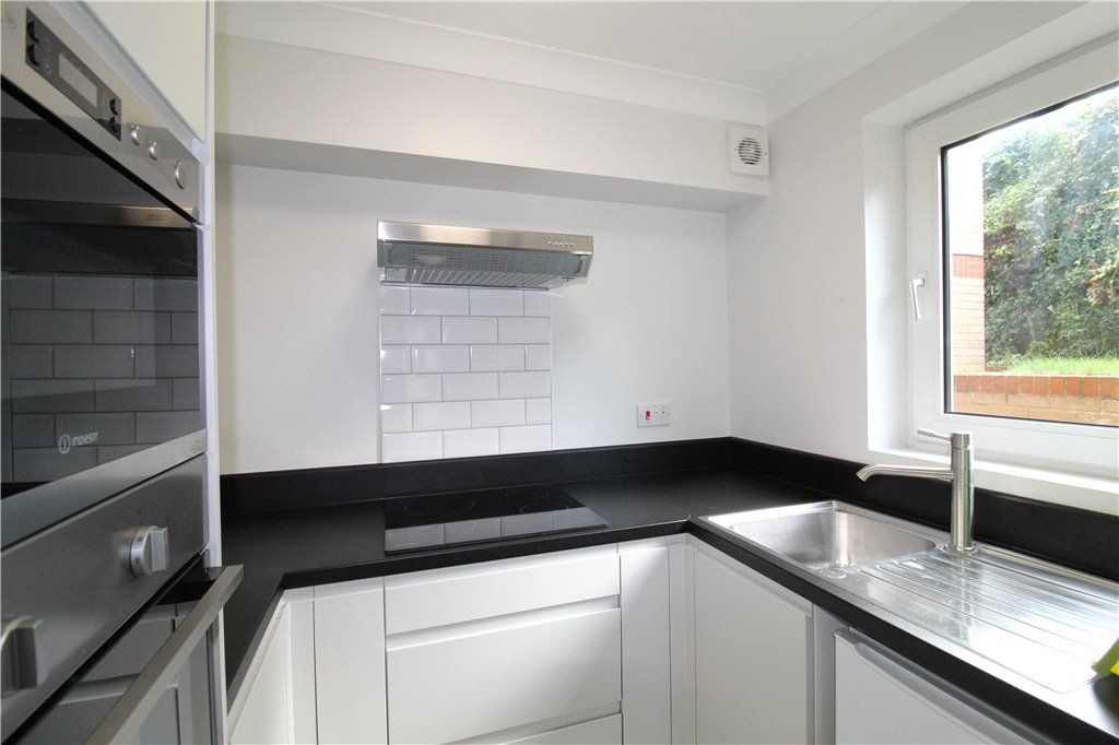 Property photo 3 of 20 Kitchen