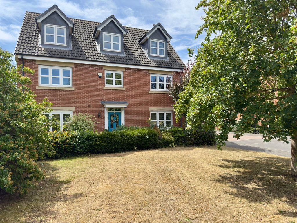 Property photo 1 of 39