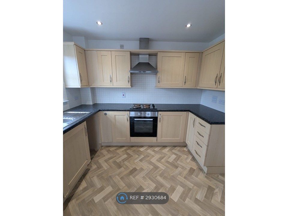 Property photo 1 of 10 Kitchen