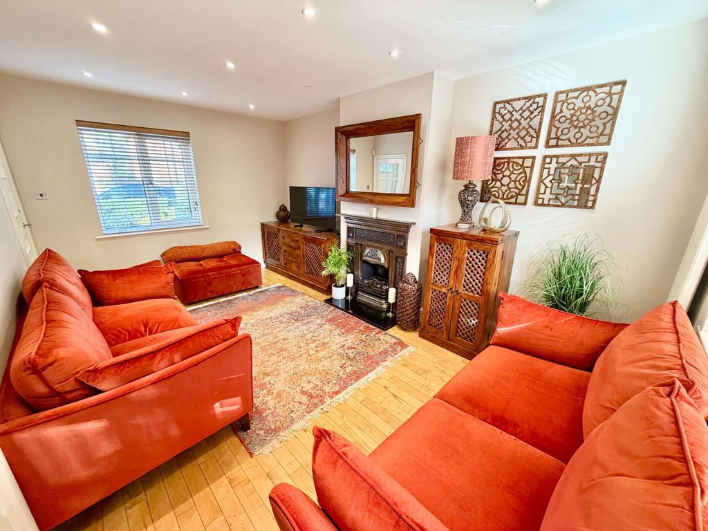 Property photo 3 of 21