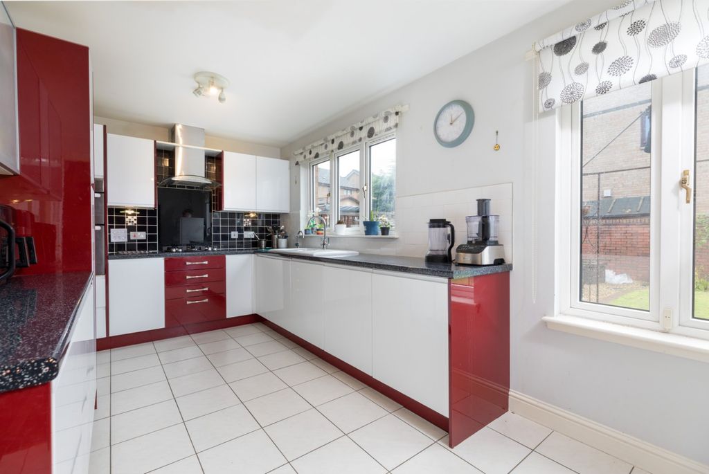 Property photo 2 of 35 Picture No. 34