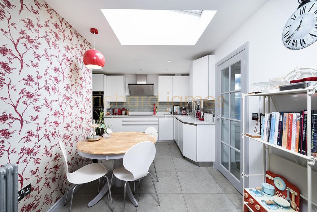 Property photo 3 of 20 W06.Jpg