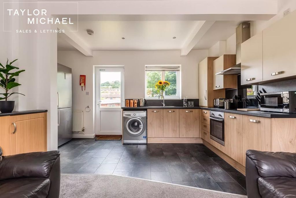 Property photo 2 of 13 Kitchen