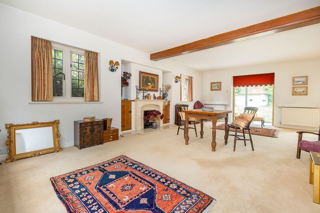 Property photo 2 of 31