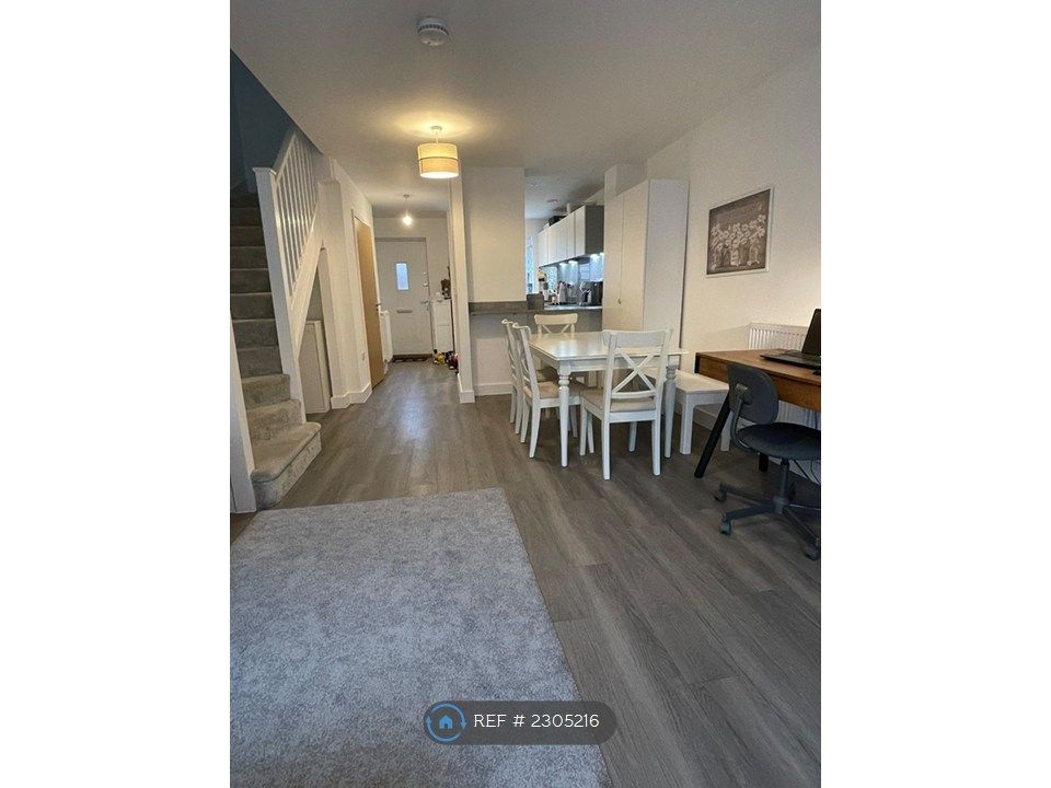 Property photo 2 of 35