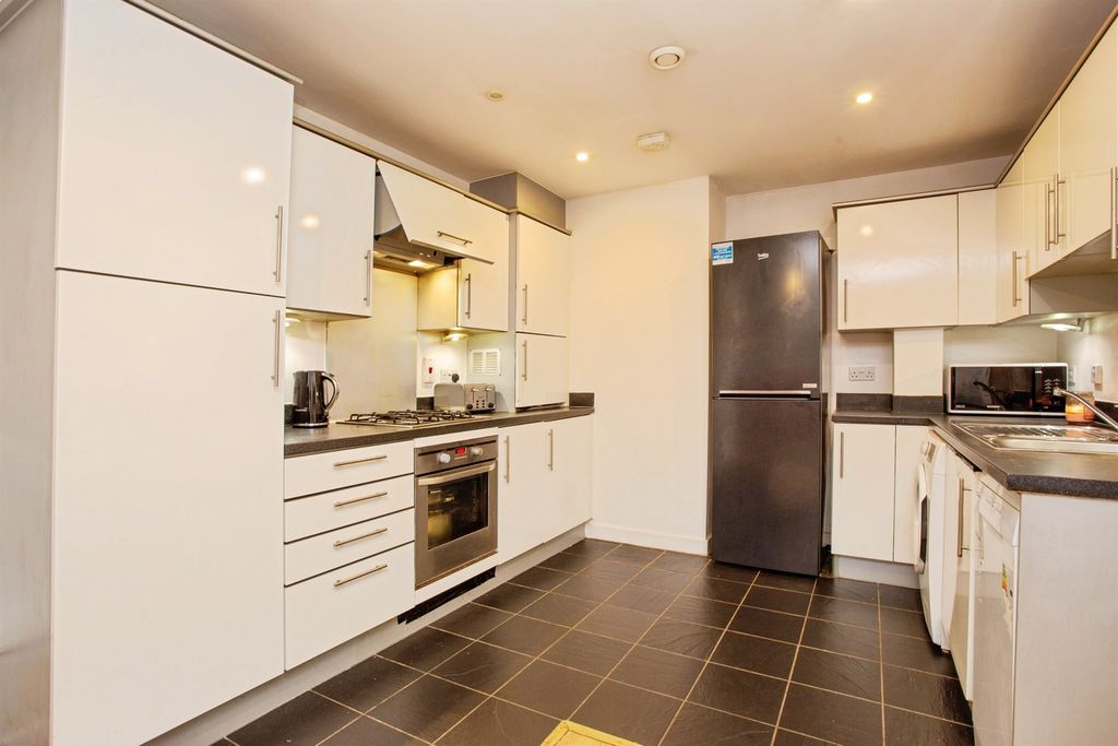 Property photo 3 of 12