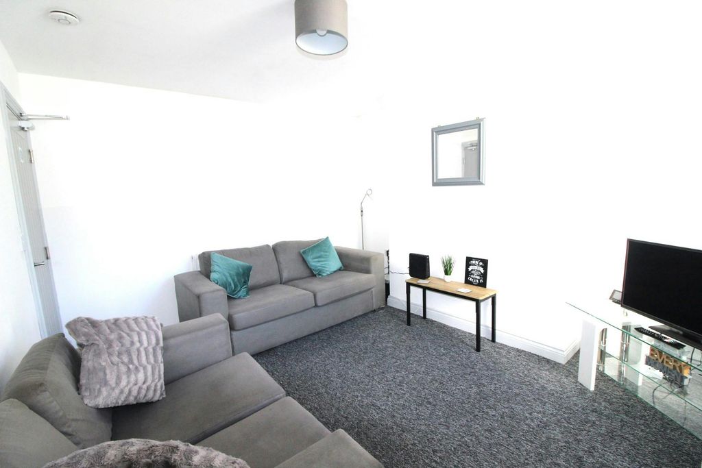 Property photo 2 of 14 Lounge 55 Redcar.Jpg