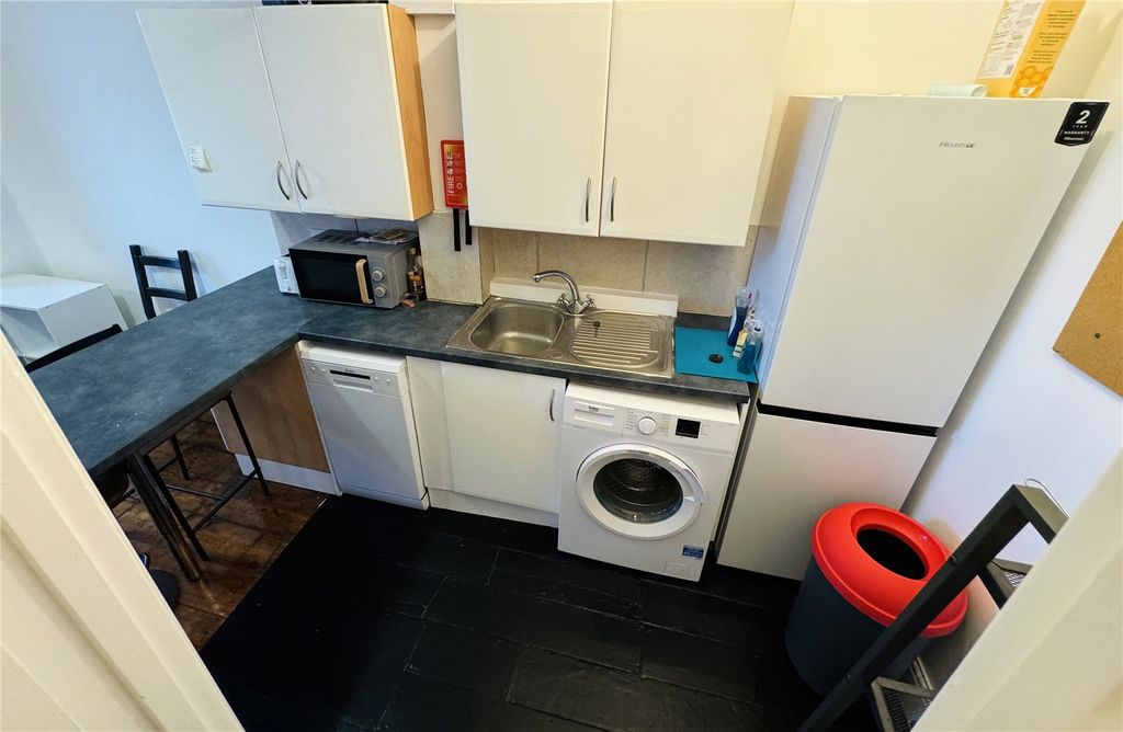 Property photo 2 of 18 Picture No. 24