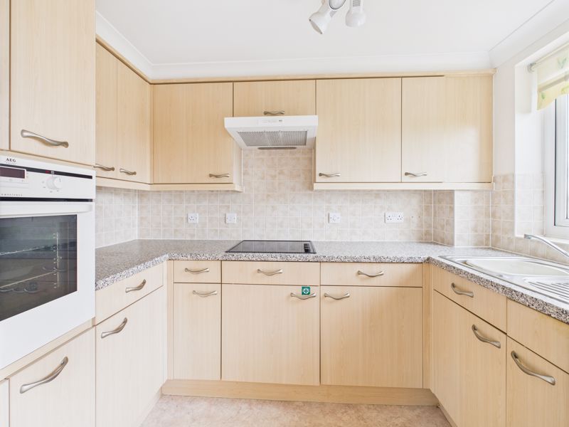 Property photo 2 of 7 Kitchen