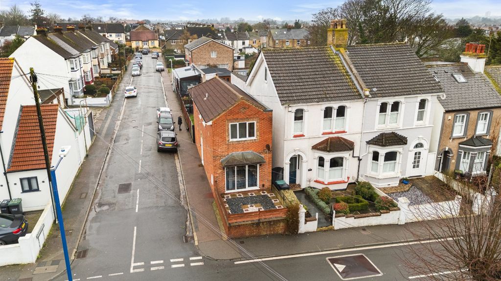 Property photo 1 of 16 4857040