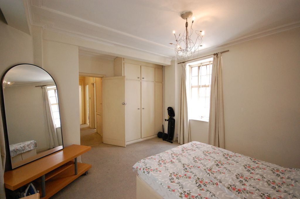 Property photo 3 of 6 Studio Room