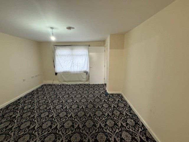 Property photo 2 of 8 Lounge