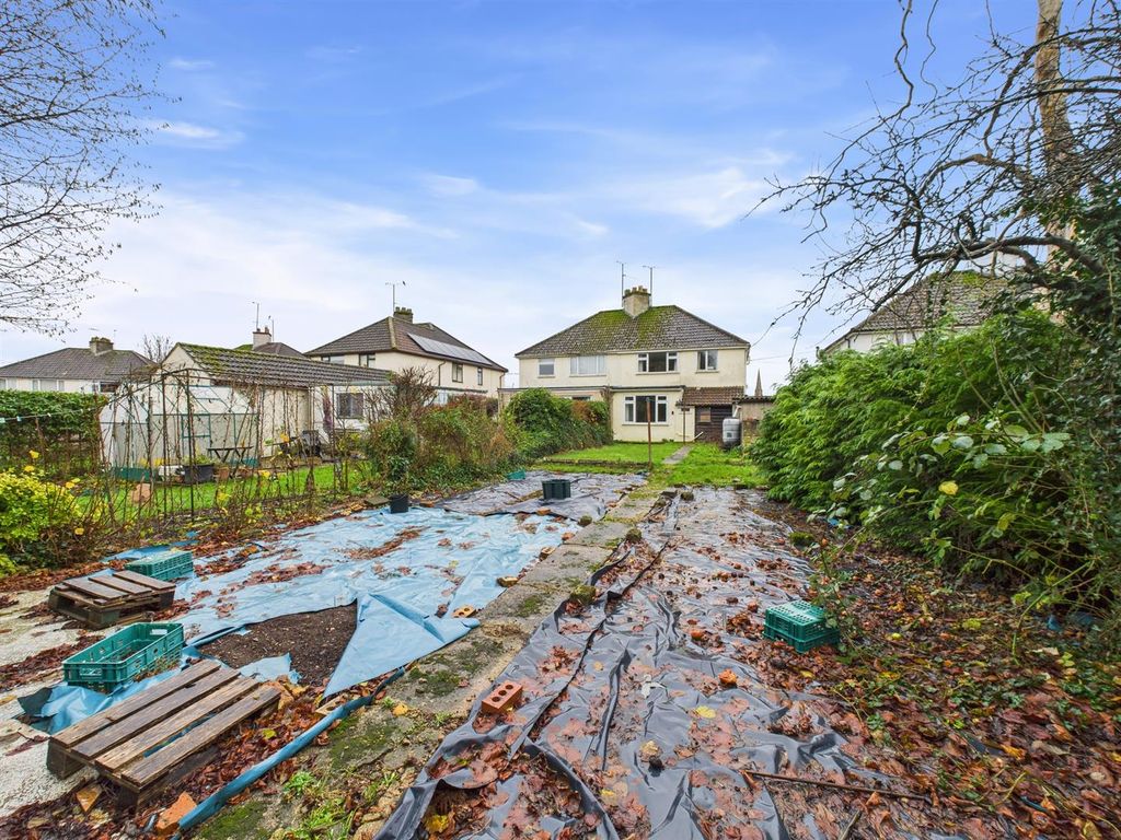 Property photo 2 of 11 Rear