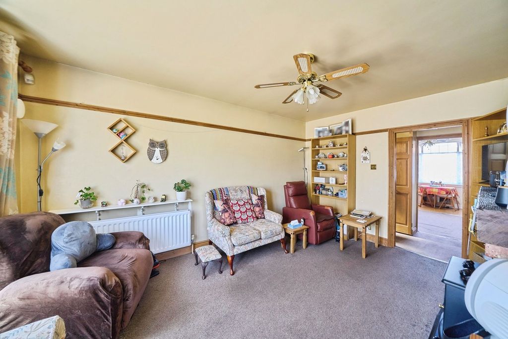 Property photo 3 of 18