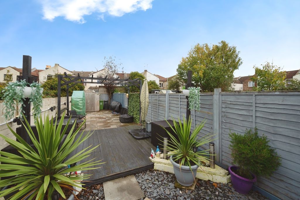 Property photo 2 of 11 Photo