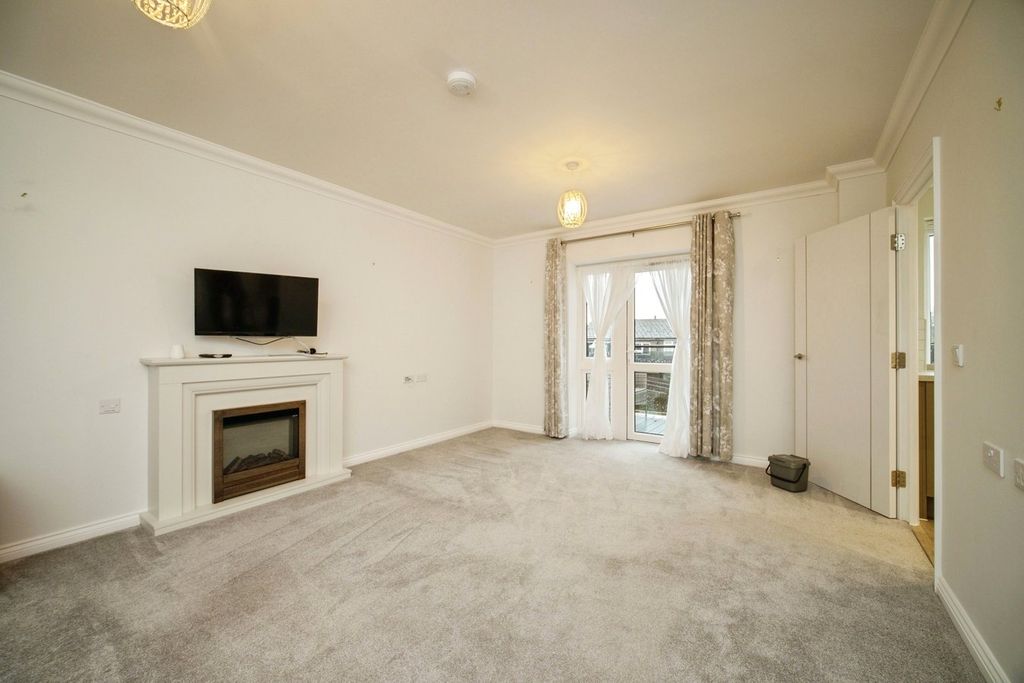 Property photo 3 of 15