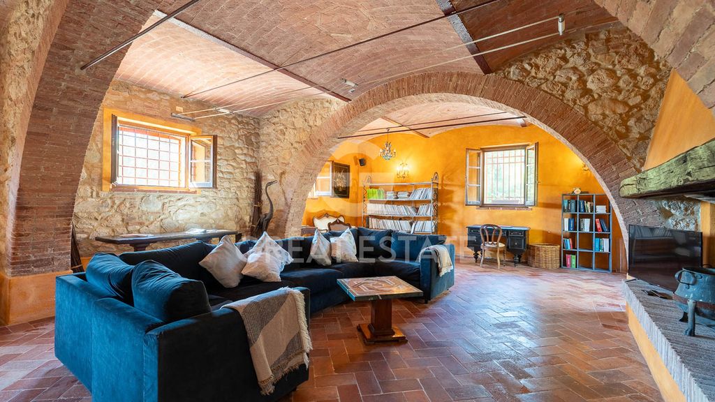 Property photo 2 of 41 Interiors